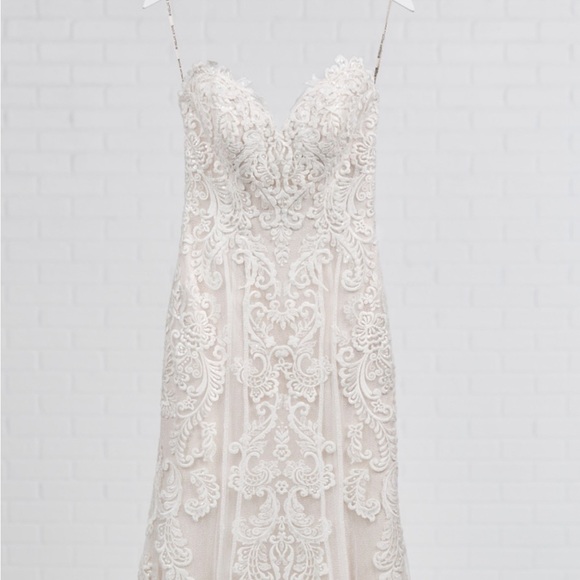 Maggie Sottero wedding dress model # 20MS683 . - Picture 3 of 8